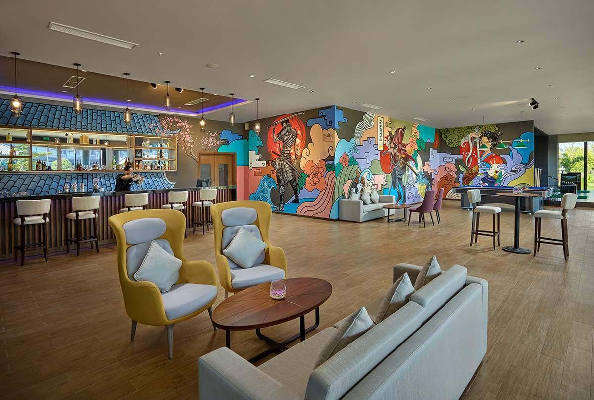 Không gian sang trọng của Bar Iki tại Mỹ An Onsen Spa Resort, nơi thưởng thức rượu vang và nhạc Jazz.