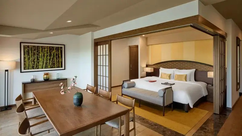 Không gian sang trọng của Sakura Suite tại Mỹ An Onsen Spa Resort, lý tưởng cho gia đình.