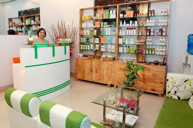 Không gian xanh mát tại Thẩm mỹ viện Thu Cúc, cung cấp liệu trình trị mụn hiệu quả