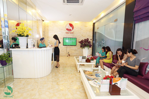 Khu vực tiếp đón hiện đại tại Thu Cúc Spa, một trong các spa nổi tiếng tại Hà Nội với dịch vụ làm đẹp toàn diện