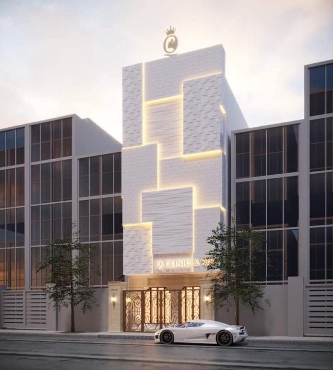 Mặt tiền spa với đèn LED âm tường và bảng hiệu phát sáng