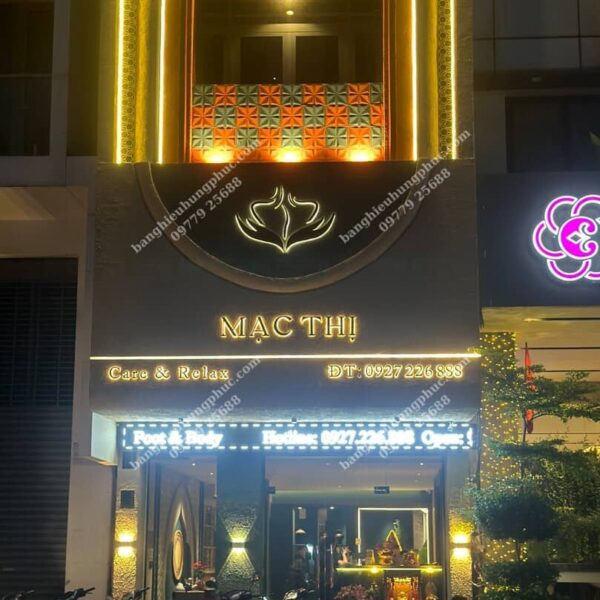 Mẫu bảng hiệu spa đẹp với chữ nổi mica trên nền ốp alu sang trọng