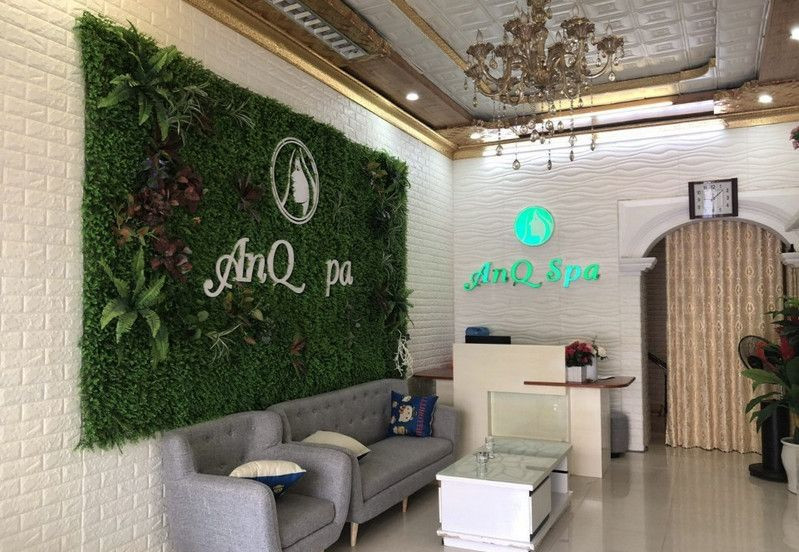 Mẫu cỏ nhân tạo trang trí tường Spa độc đáo