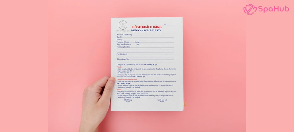 Mẫu phiếu thông tin khách hàng spa với thiết kế màu hồng nữ tính
