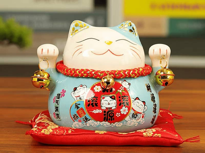 Mèo thần tài là quà tặng khai trương spa mang ý nghĩa phong thủy tốt lành