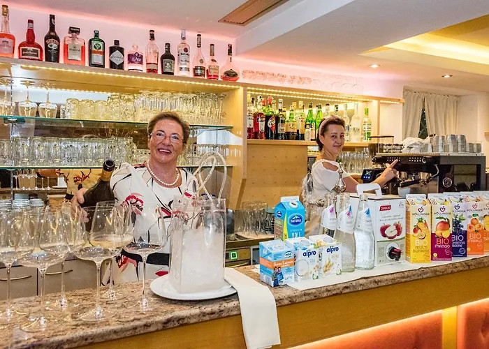 Ngoại thất Hotel Ristorante Lewald