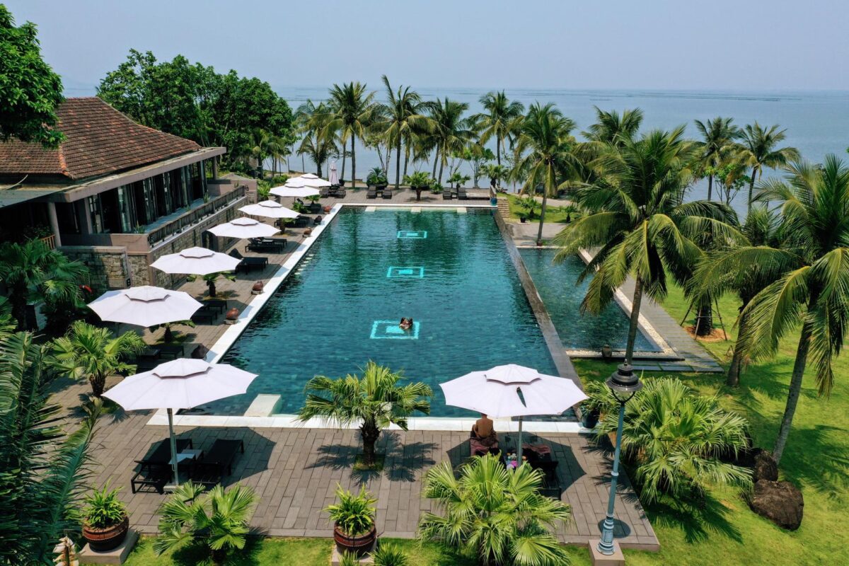 Khu nghỉ dưỡng Vedana Lagoon trên mặt nước