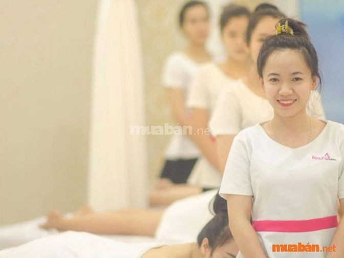 Phát triển kỹ năng giao tiếp khi là nhân viên spa vừa học vừa làm
