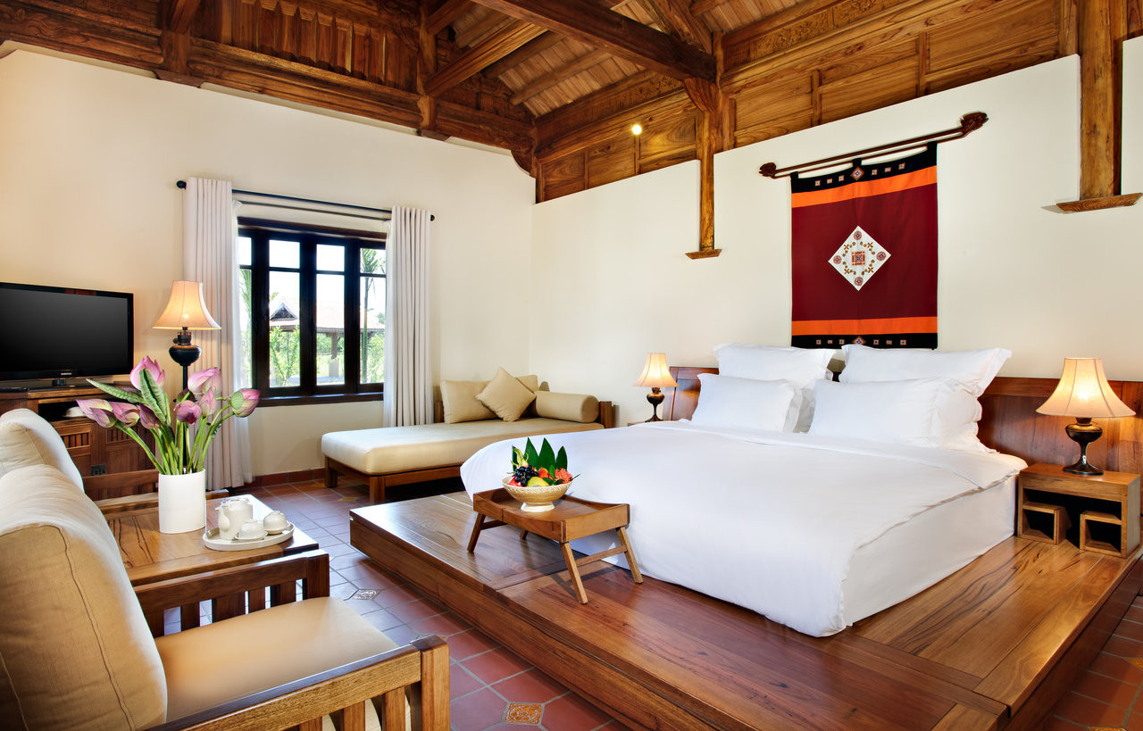 Phòng Deluxe tại Emeralda Ninh Bình Resort với không gian rộng rãi, sang trọng