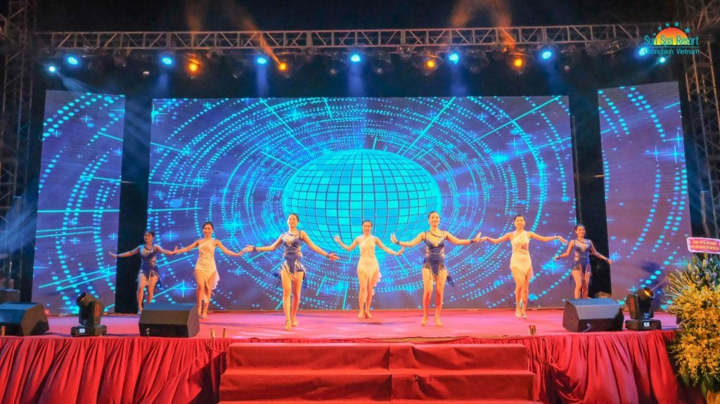 Phòng hội nghị đẳng cấp quốc tế tại Sun Spa Resort Quảng Bình, có sức chứa lớn và trang thiết bị hiện đại.