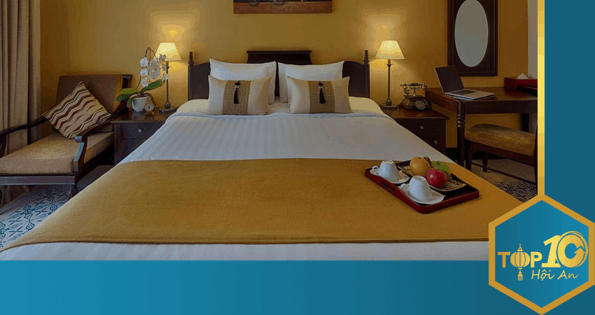 Phòng Little Suite With River View tại La Residencia A Little Boutique Hotel &amp; Spa nhìn ra sông Hoài