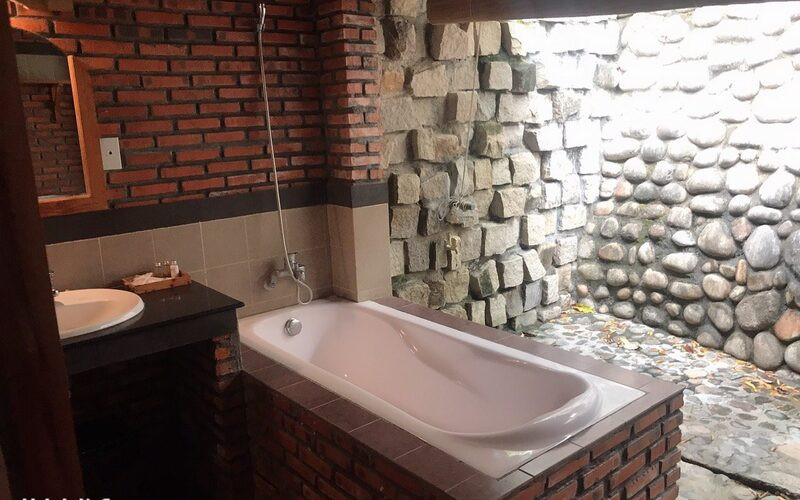 Phòng Ocean Suite hướng biển tại Wild Beach Resort &amp; Spa Nha Trang, nơi ngắm bình minh lý tưởng