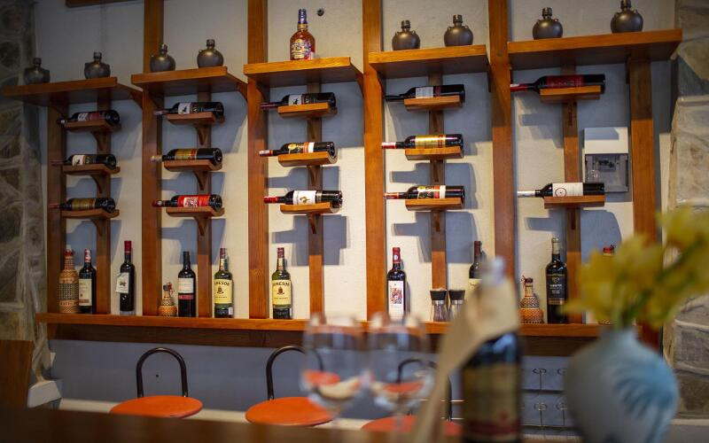 Quầy bar hiện đại và thân thiện tại Bái Đính Garden Resort &amp; Spa