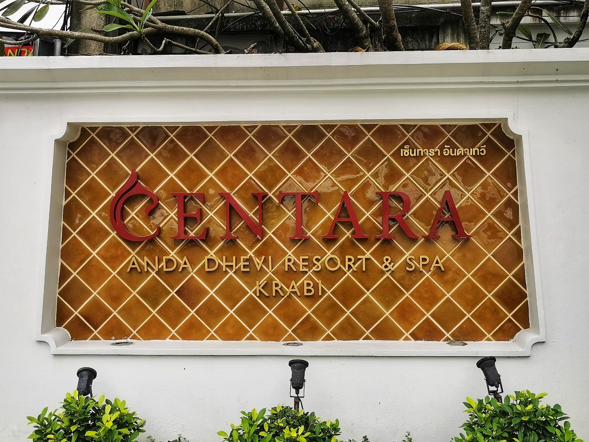 Sảnh đón khách thanh lịch của Centara Anda Dhevi Resort and Spa Krabi