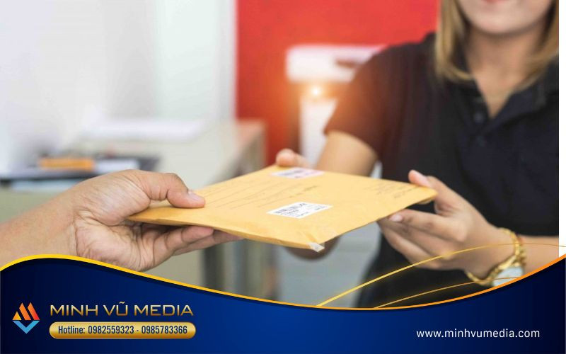 Sử dụng phương thức chuyển phát để gửi thư mời khai trương spa