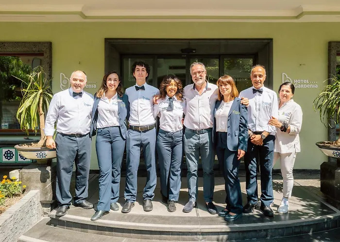 Thị trấn Sorrento thơ mộng với khách sạn spa ven biển, nhìn ra Vịnh Naples