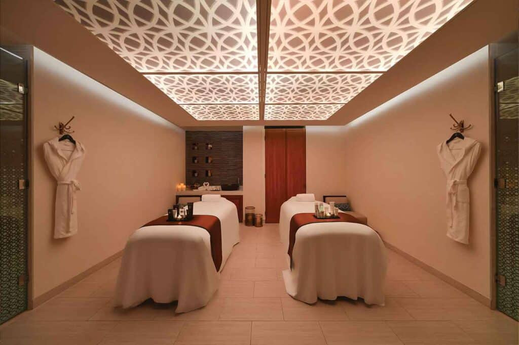 Thiết kế spa đẹp với ánh sáng dịu nhẹ và nội thất tinh tế