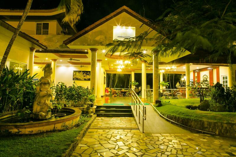 Toàn cảnh Swiss Village Resort & Spa Làng Thụy Sĩ nhìn từ trên cao, kiến trúc hài hòa với thiên nhiên Mũi Né