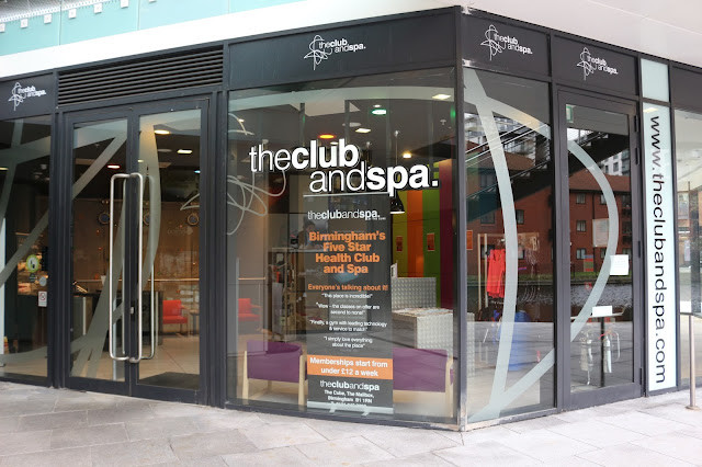 Toàn cảnh The Club and Spa at The Cube với kiến trúc hiện đại và vị trí trung tâm