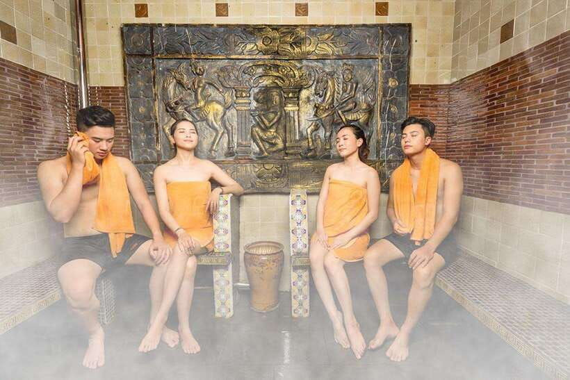 Tổng quan các gói dịch vụ và mức giá tại Cham Spa &amp; Massage Đà Nẵng, bao gồm massage, tắm thảo dược và xông hơi