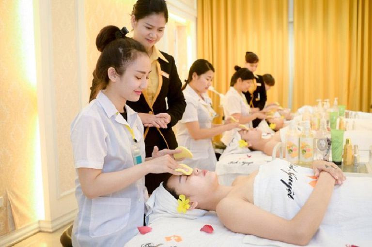 Trải nghiệm thư giãn và dịch vụ chất lượng cao tại spa ở Hà Nội.