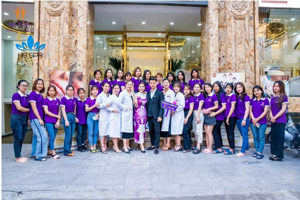 Viện Thẩm Mỹ Quốc Tế Royal - spa trị thâm mụn với công nghệ hiện đại