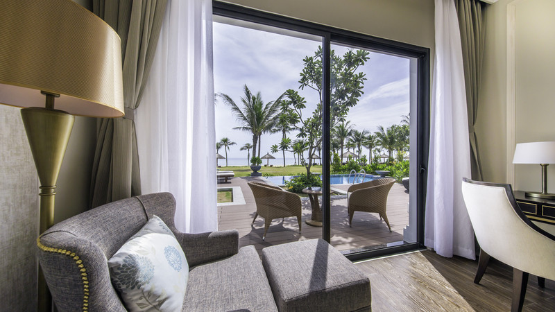 Vinpearl Resort &amp; Spa Long Beach: Biệt thự 4 phòng ngủ với hồ bơi riêng lớn và thiết kế sang trọng