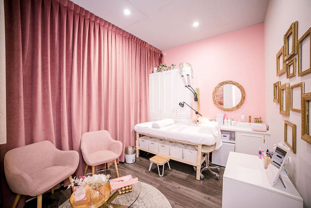 Yếu tố đầu tiên ảnh hưởng rõ ràng nhất đến chi phí thiết kế spa mini nhỏ đẹp