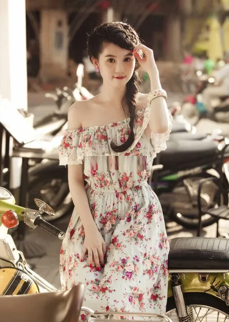 Tóc tết lệch điệu đà của Ngọc Trinh