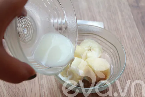 Chuối và sữa tươi giúp tóc hết xơ, gãy