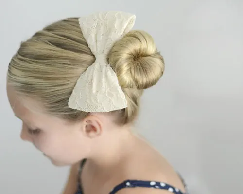 Thử ngay những kiểu tóc búi cho bé gái cute, đáng yêu và trẻ trung để bé tỏa sáng mỗi ngày.