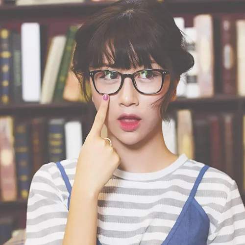 Kiểu Tóc Ngắn Buộc Nửa Đầu Cá Tính Cho Người Muốn Tìm Cách Làm Điệu Cho Tóc Ngắn