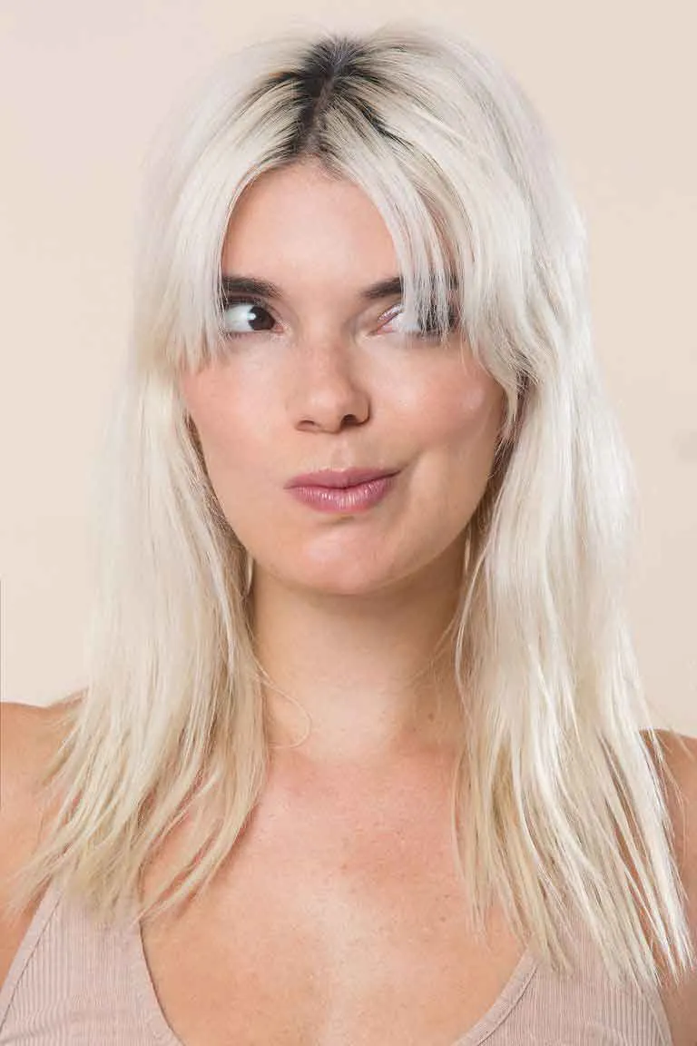 Hình ảnh minh họa mái tóc lỉa chỉa trước khi áp dụng cách giấu tóc mái