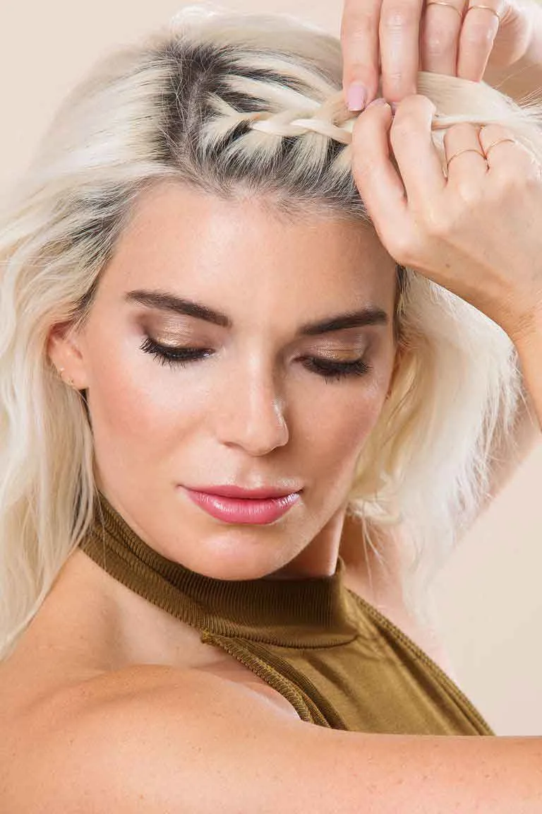 Hướng dẫn bước tết bím tóc vắt chéo để che đi phần tóc con đang mọc