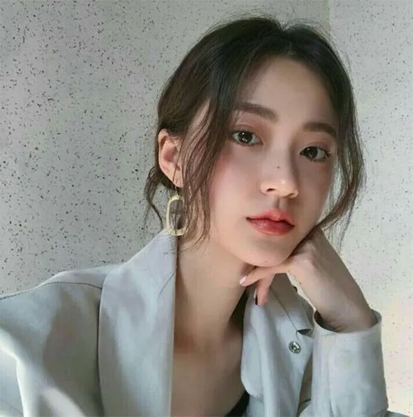 Tóc mái dài đang trở thành xu hướng cho phái đẹp