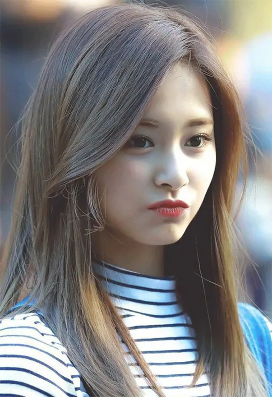 Kiểu tóc mái dài đẹp, bạn sẽ trông thật nữ tính và duyên dáng