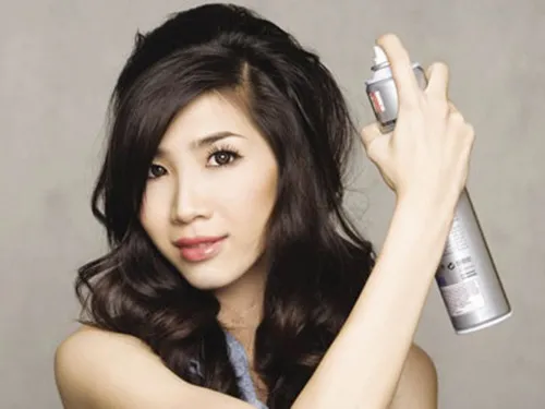 Sử dụng lô cuốn hoặc bím tết lỏng giúp duy trì hình dáng lọn xoăn khi ngủ