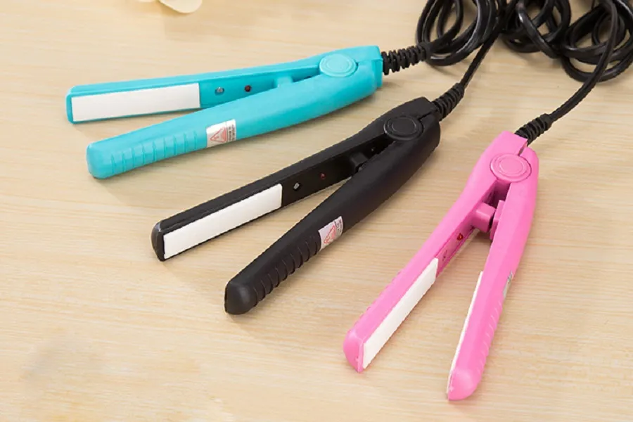 Máy duỗi tóc mini nhỏ gọn và tiện lợi cho những chuyến đi xa