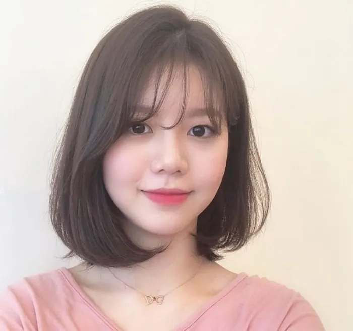 Tóc mái cong vểnh, không vào nếp gây khó khăn trong việc tạo kiểu