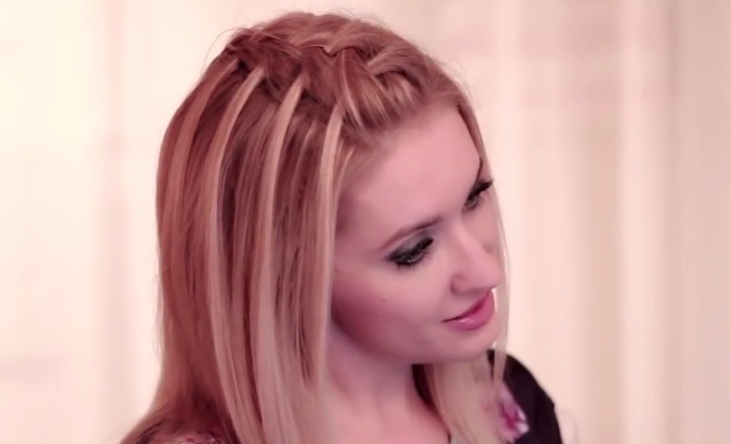 Kỹ thuật tết tóc thác nước đôi hai bên duyên dáng và trẻ trung [Hình minh họa]