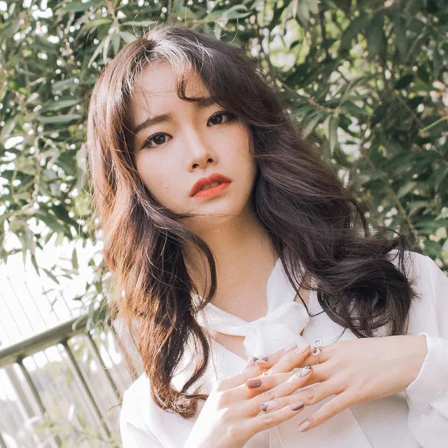 Kiểu tóc bob ngắn với mái bằng đậm chất cổ điển và cá tính