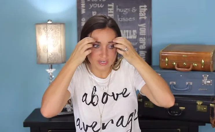 Lựa chọn các sản phẩm chăm sóc tóc có độ pH thích hợp để cân bằng da đầu