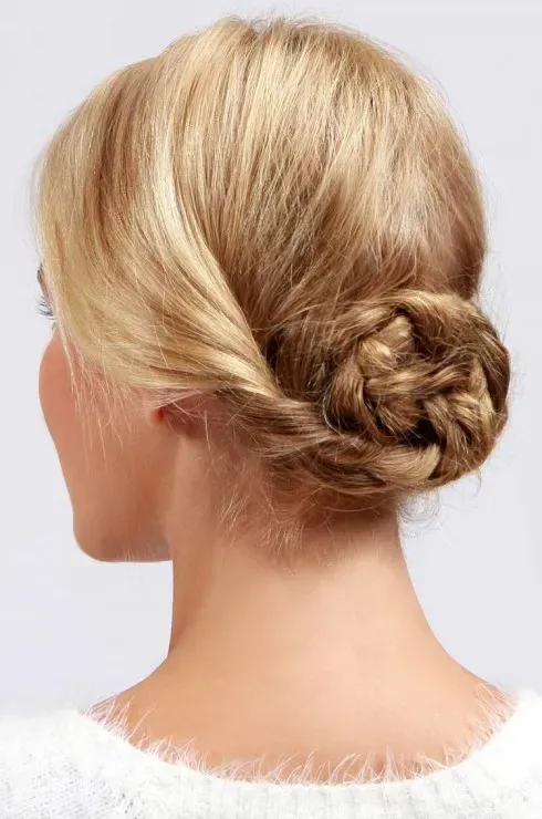 Tóc búi thấp kết hợp tết bím đẹp thanh lịch