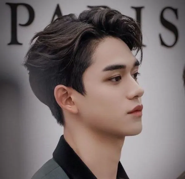 Kiểu tóc vuốt chia 2 bên Side Part