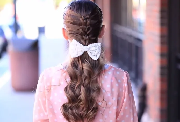 Kết thúc bằng kiểu tết tóc hình trái tim