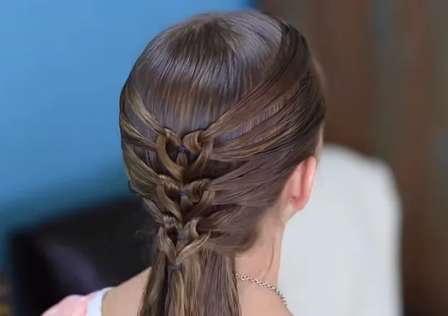 Hình ảnh các hình trái tim được lặp lại xếp chồng lên nhau