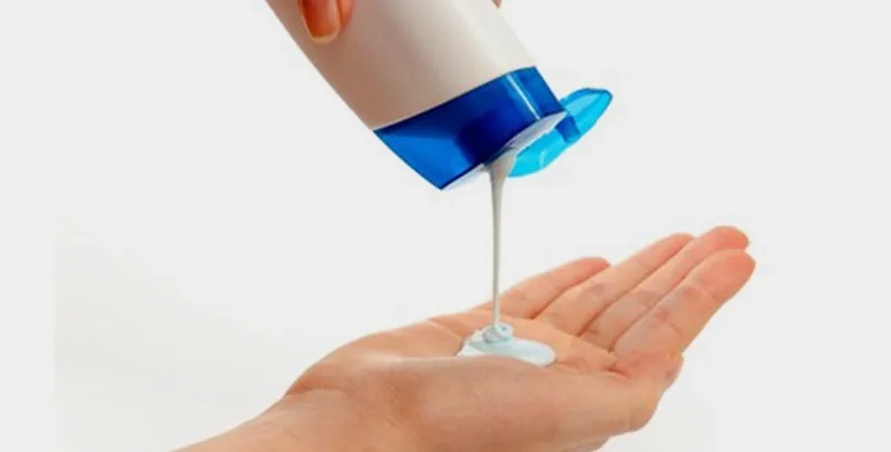 Sử dụng bộ đôi dầu gội và dầu xả có chứa thành phần Keratin để làm thẳng tóc hiệu quả