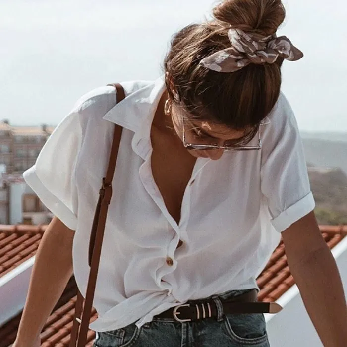 Khăn turban được dùng để bối tóc cao, tạo sự gọn gàng và làm nổi bật phần tóc mái