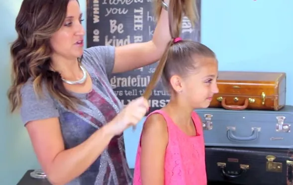 Hướng dẫn chi tiết bước 2, 3 búi tóc củ tỏi có đính tết