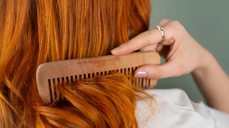 Lược Răng Thưa Chuyên Dụng Cho Cách Gỡ Tóc Rối An Toàn